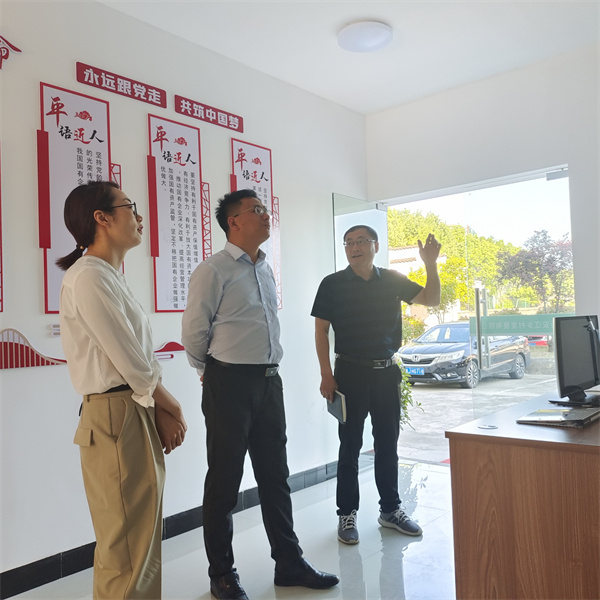 5月5日，县委常委、组织部长方庆峰调研新安江公司，米兰体育网页版常务副总经理方亮陪同。.jpg